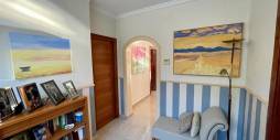 Second hand - Independent villa - Albatera