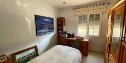 Second hand - Independent villa - Albatera