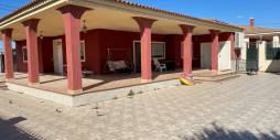 Second hand - Independent villa - Albatera