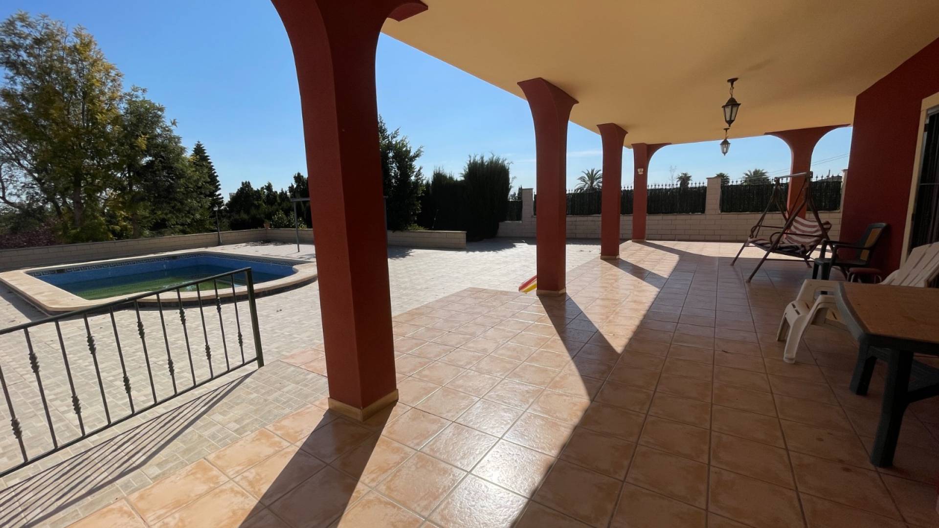 Second hand - Independent villa - Albatera