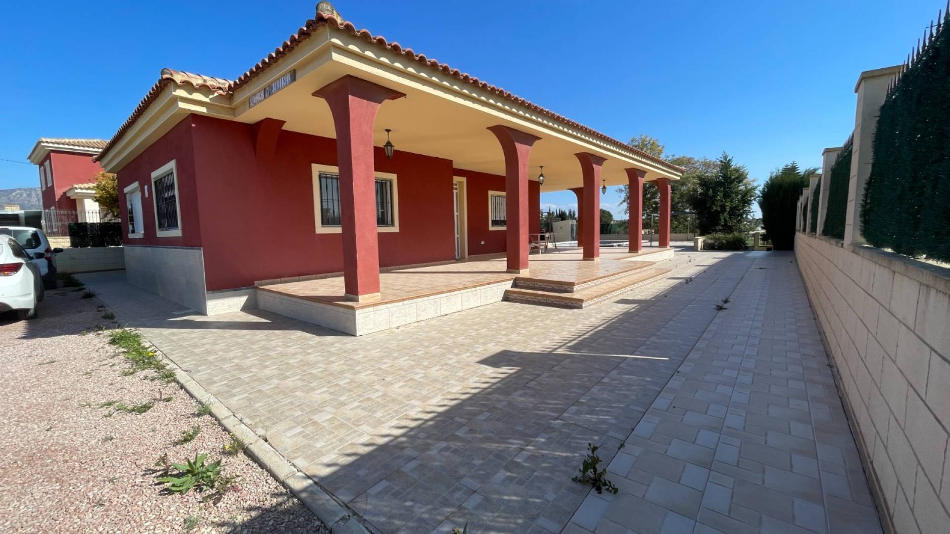 Second hand - Independent villa - Albatera