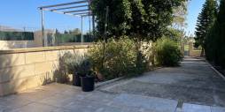 Second hand - Independent villa - Albatera