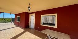 Second hand - Independent villa - Albatera
