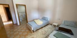 Second hand - Independent villa - Albatera