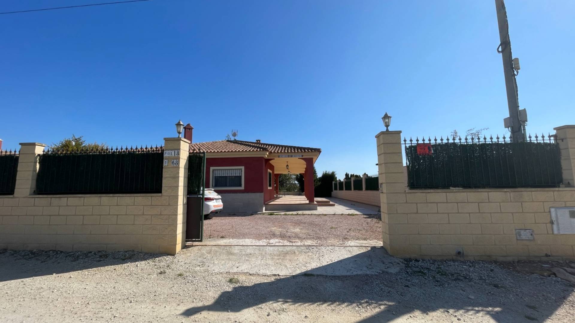 Second hand - Independent villa - Albatera