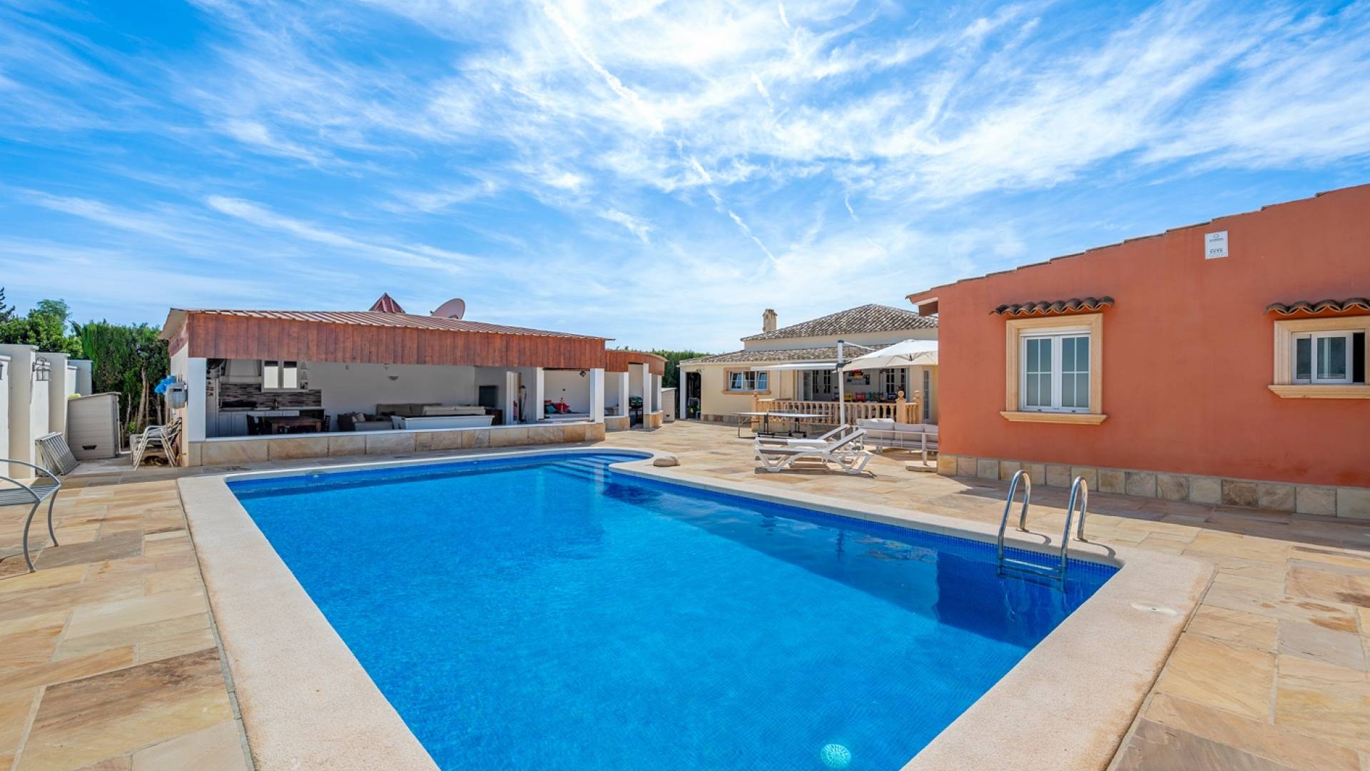 Second hand - Independent villa - Almoradi - Las Heredades