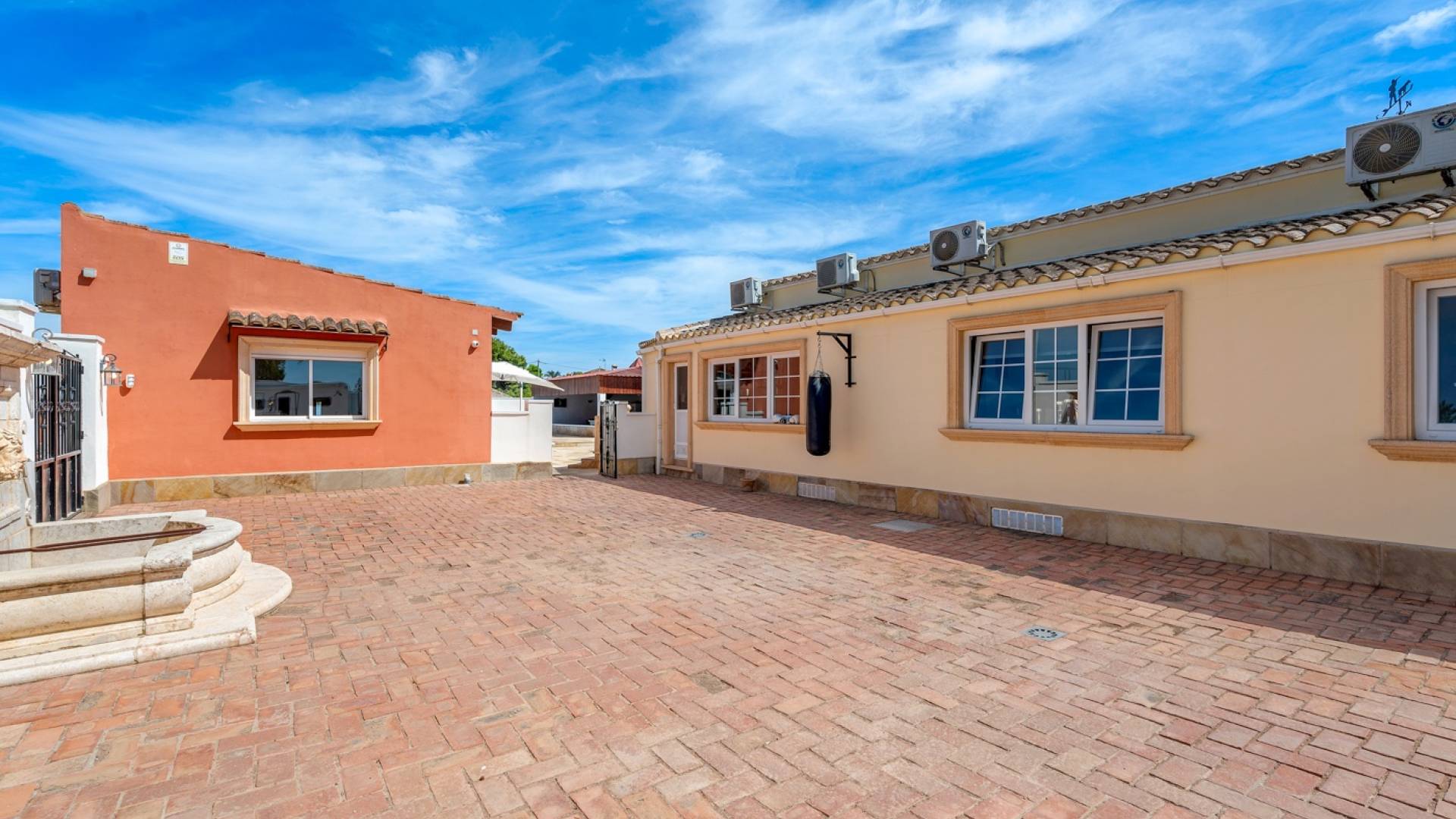 Second hand - Independent villa - Almoradi - Las Heredades