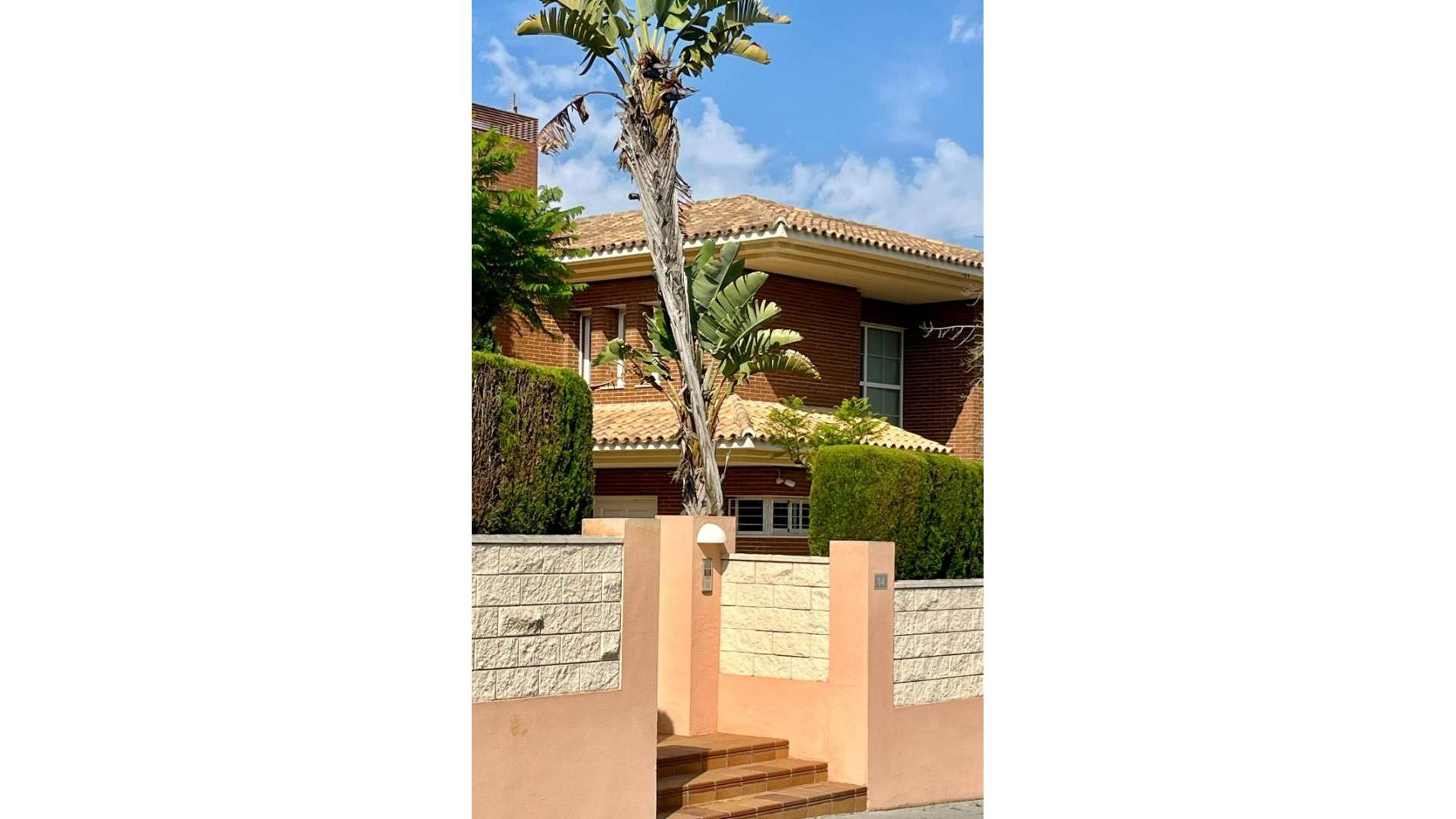 Second hand - Independent villa - Benidorm