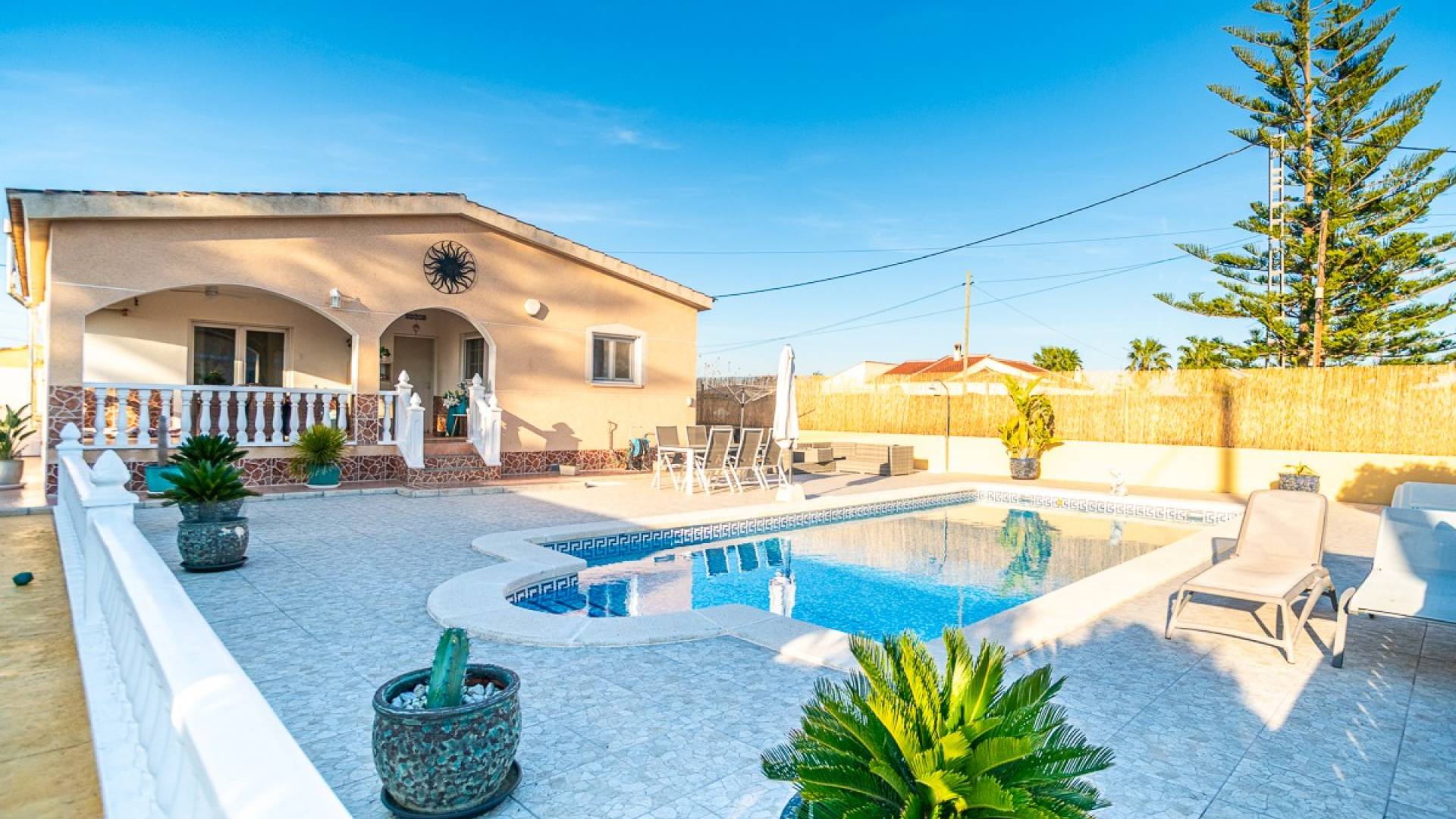 Second hand - Independent villa - Catral