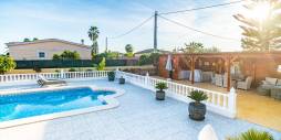 Second hand - Independent villa - Catral