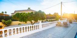 Second hand - Independent villa - Catral