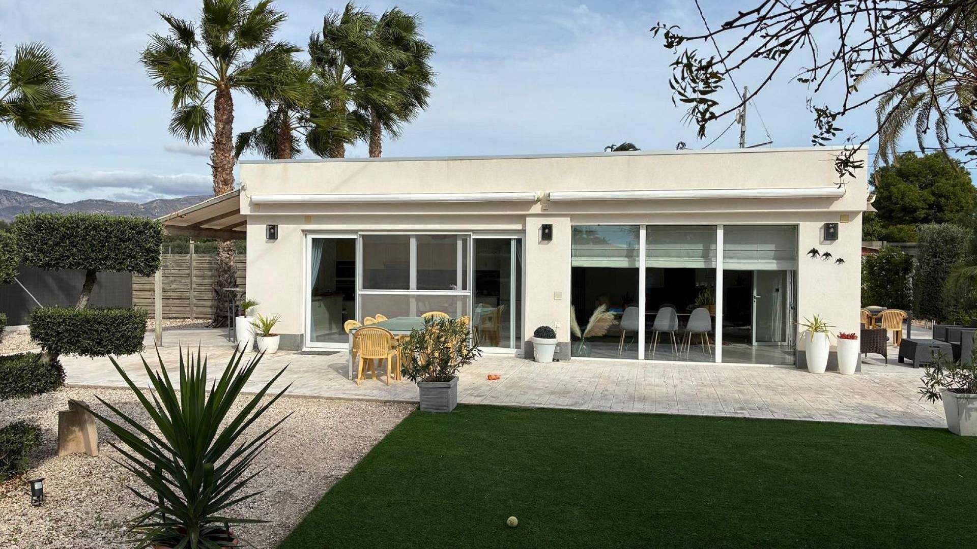Second hand - Independent villa - Crevillente