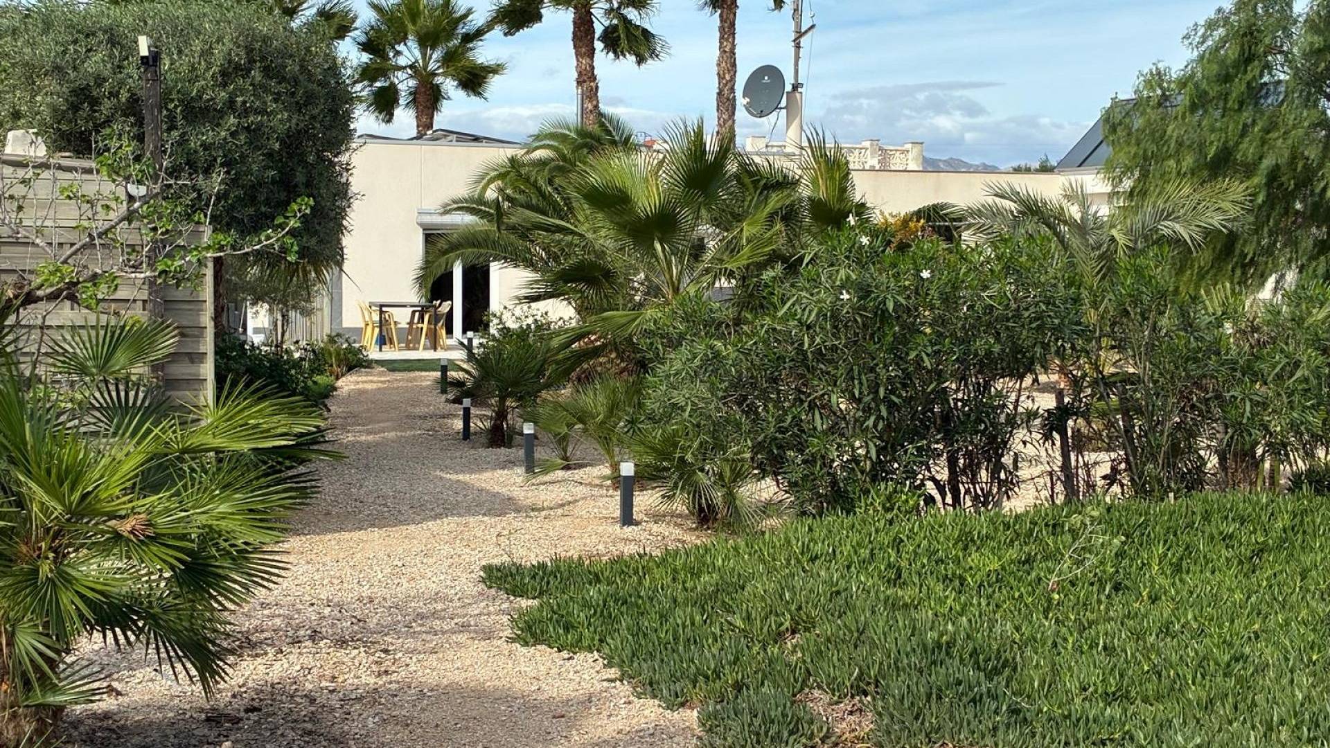 Second hand - Independent villa - Crevillente