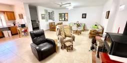 Second hand - Independent villa - Daya Nueva