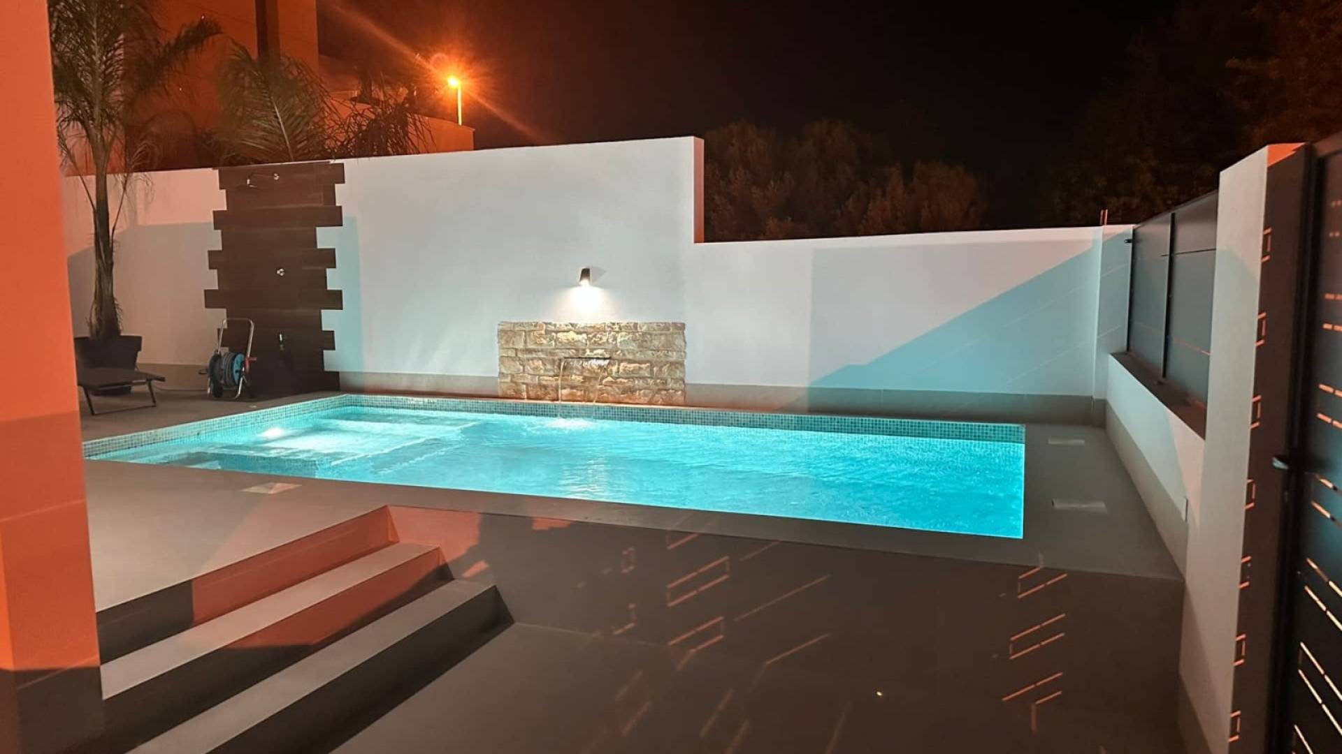 Second hand - Independent villa - Dolores