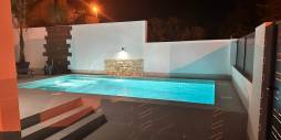 Second hand - Independent villa - Dolores
