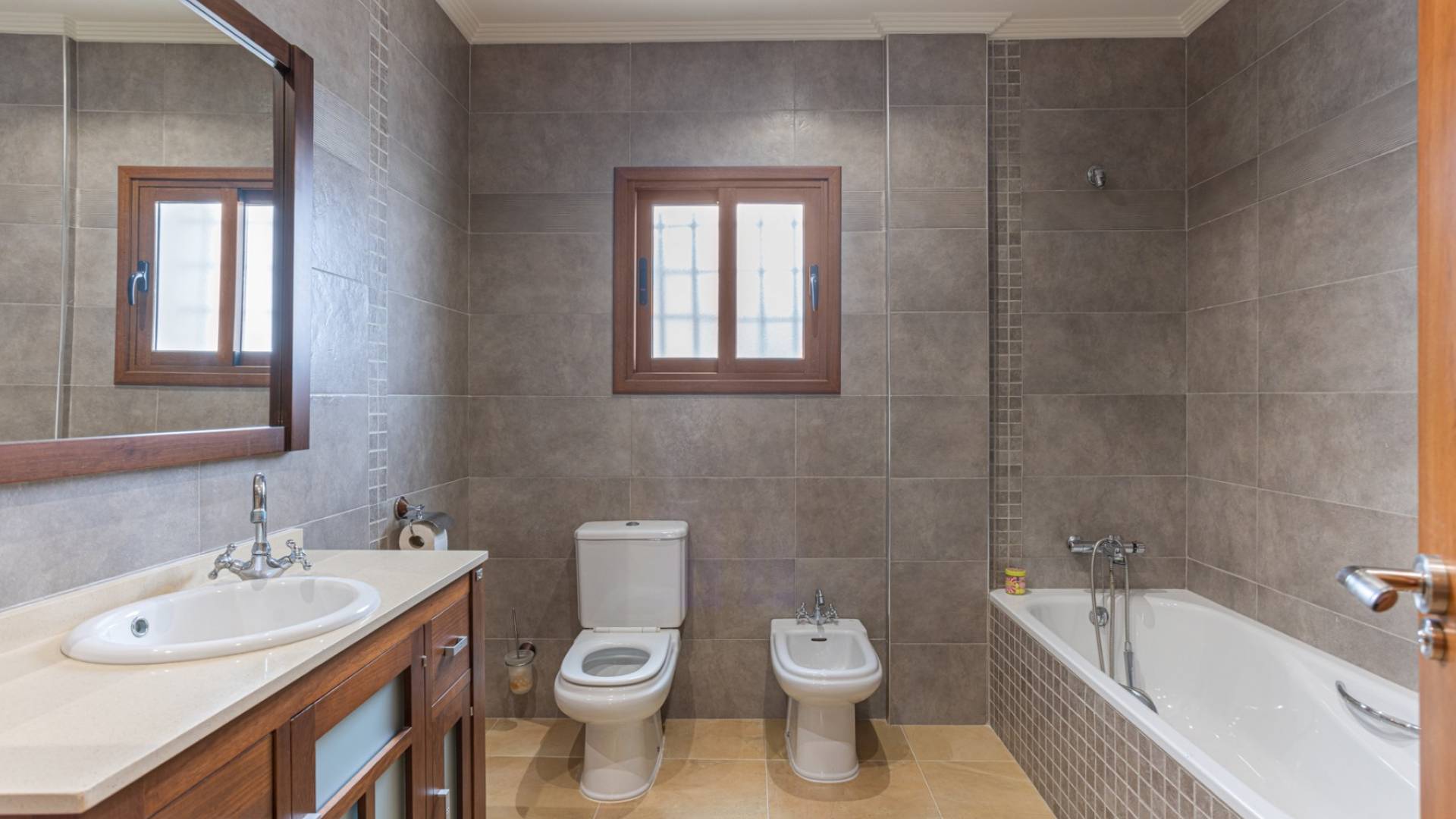 Second hand - Independent villa - Los Montesinos - La Herrada