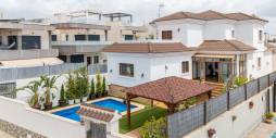Second hand - Independent villa - Los Montesinos