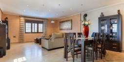 Second hand - Independent villa - Los Montesinos