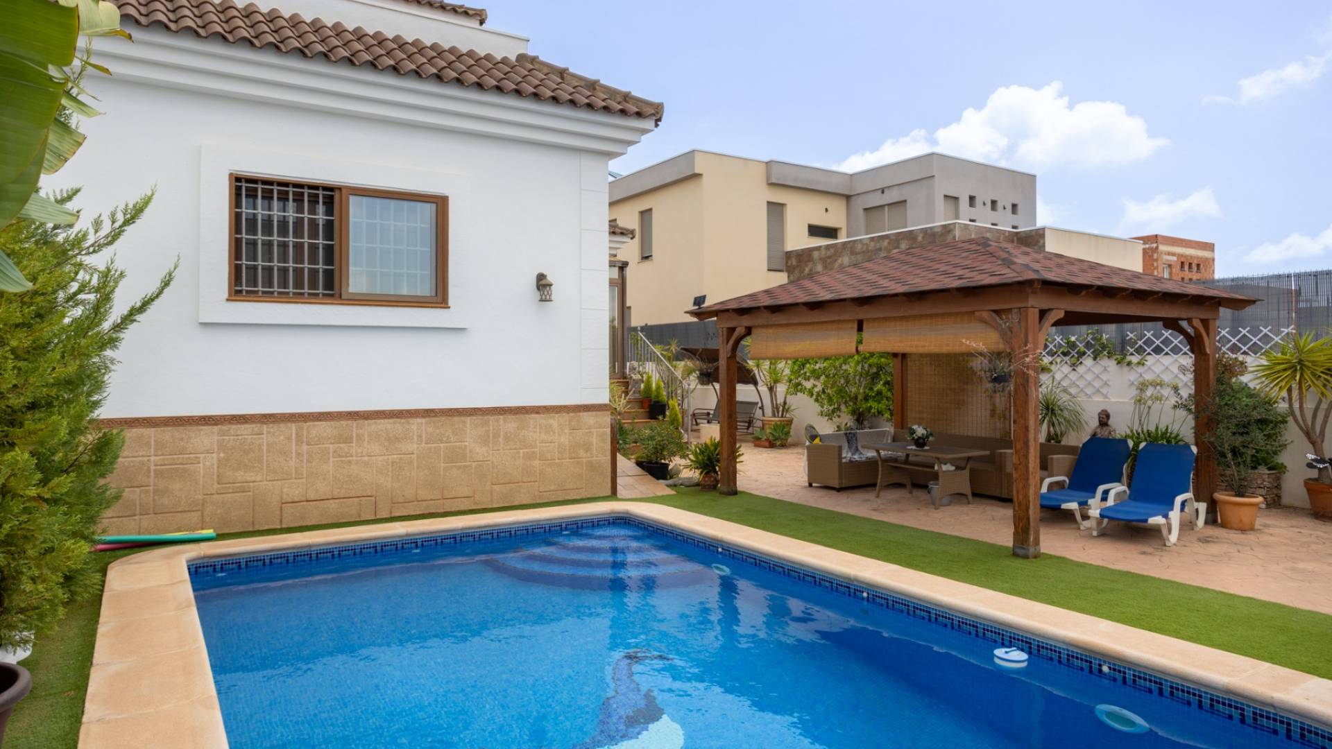 Second hand - Independent villa - Los Montesinos