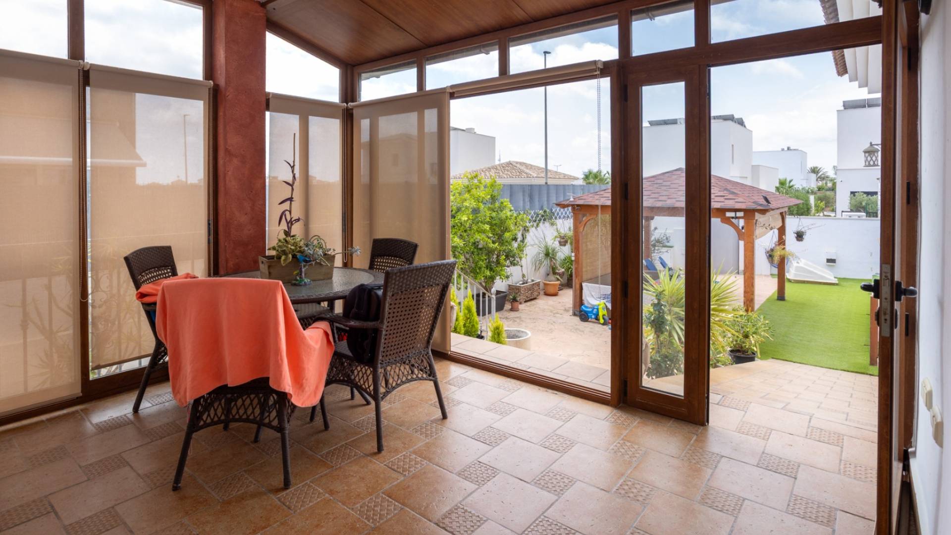 Second hand - Independent villa - Los Montesinos