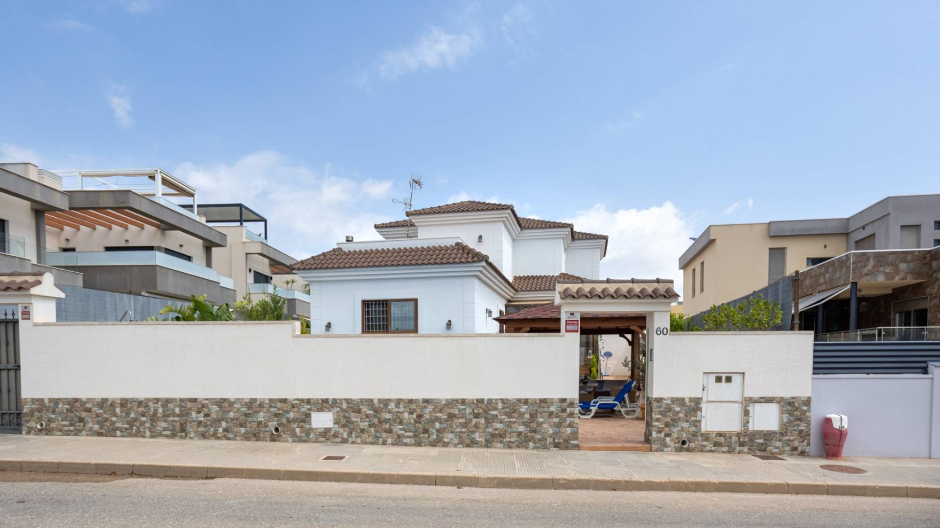 Second hand - Independent villa - Los Montesinos