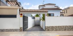 Second hand - Independent villa - Los Montesinos