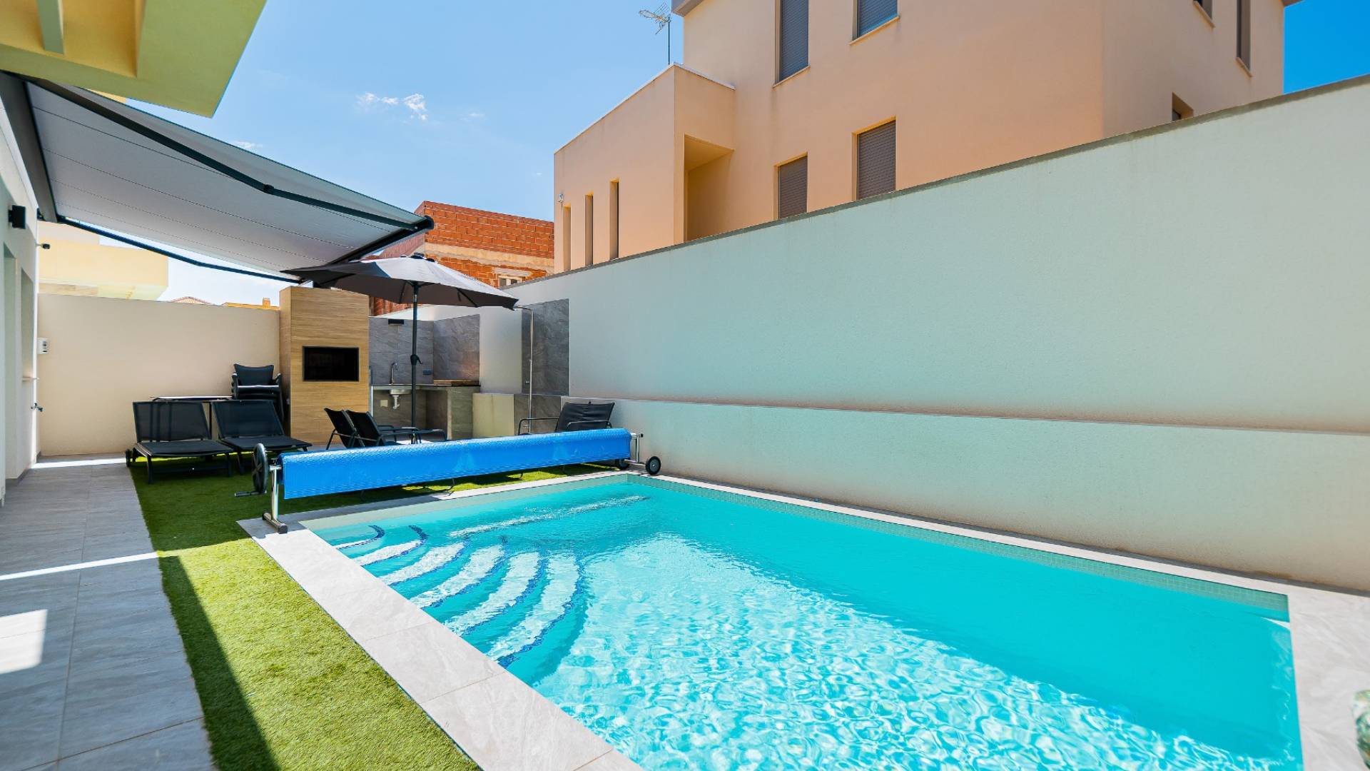 Second hand - Independent villa - Los Montesinos