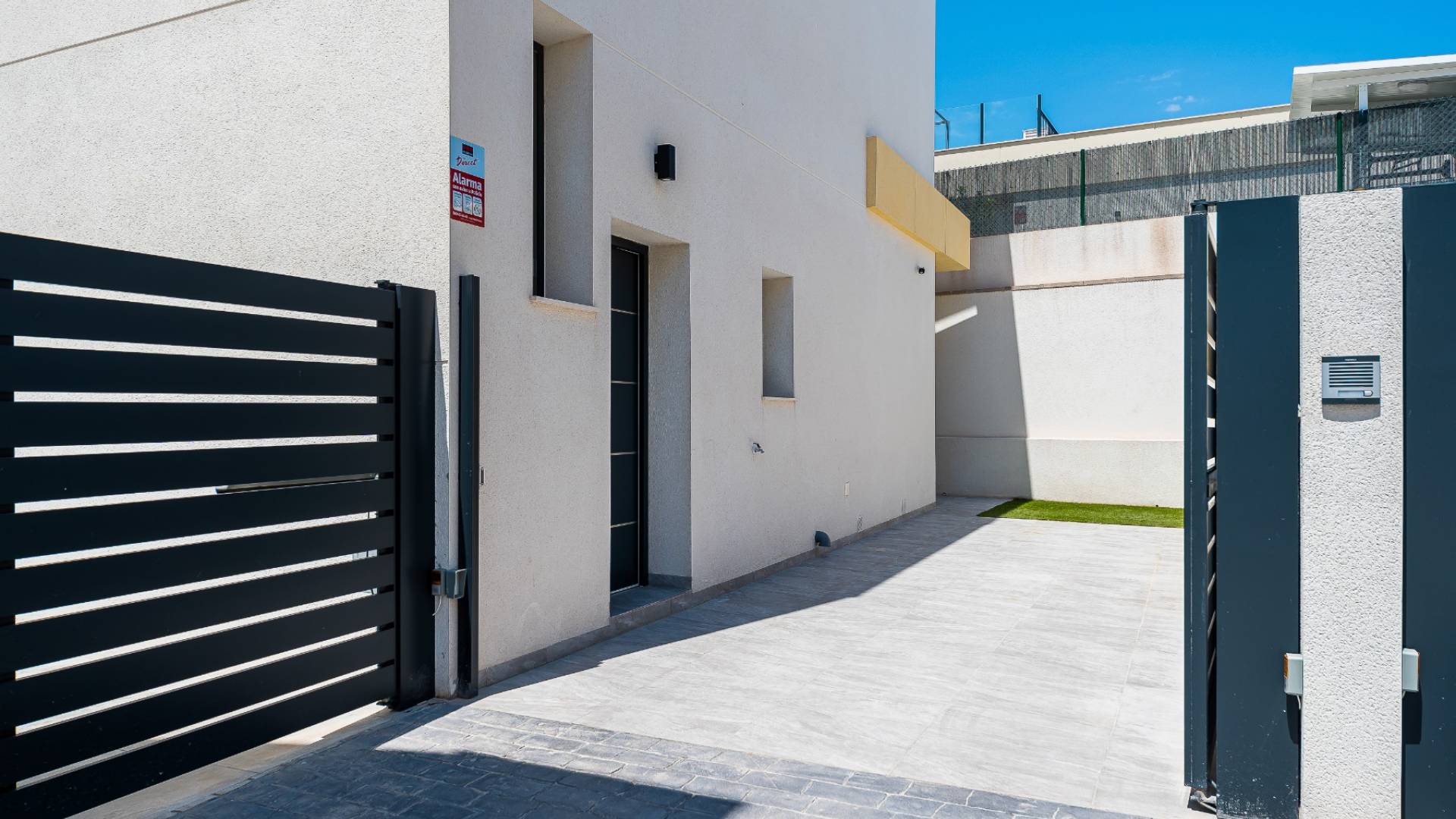 Second hand - Independent villa - Los Montesinos