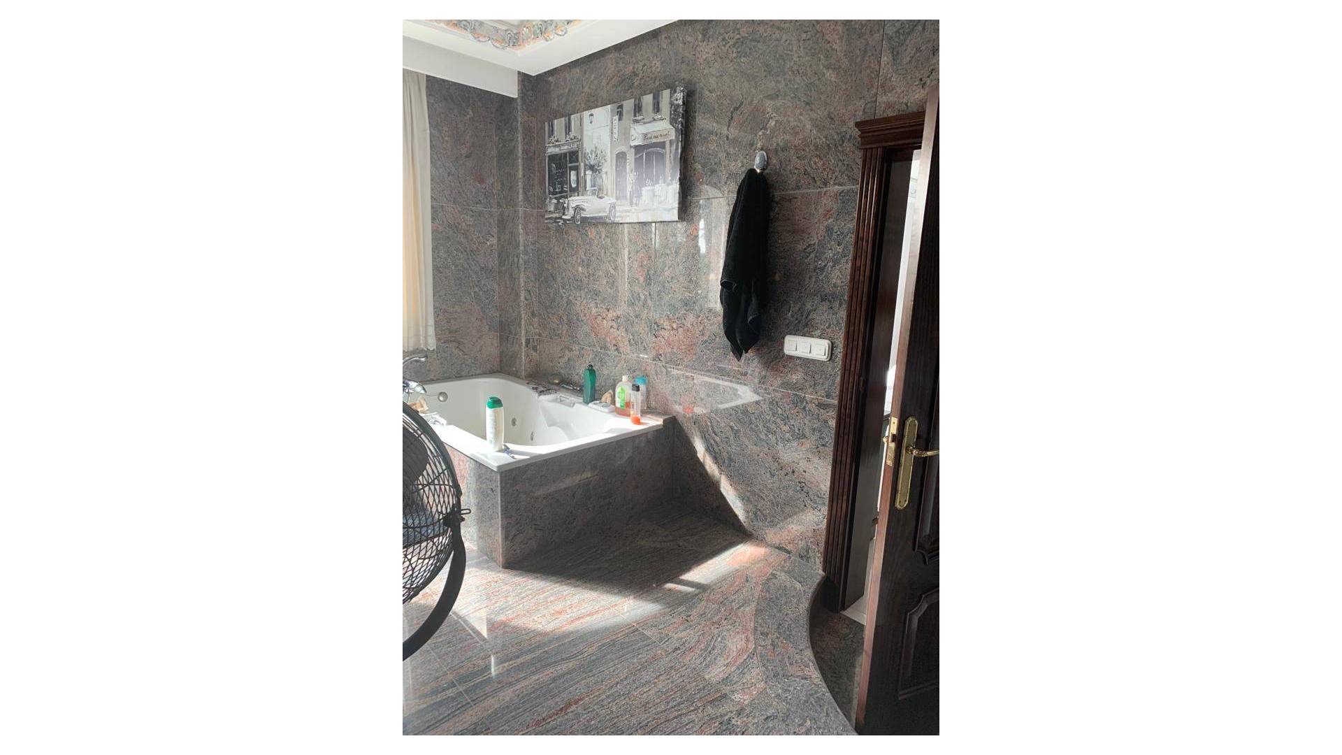 Second hand - Independent villa - Novelda