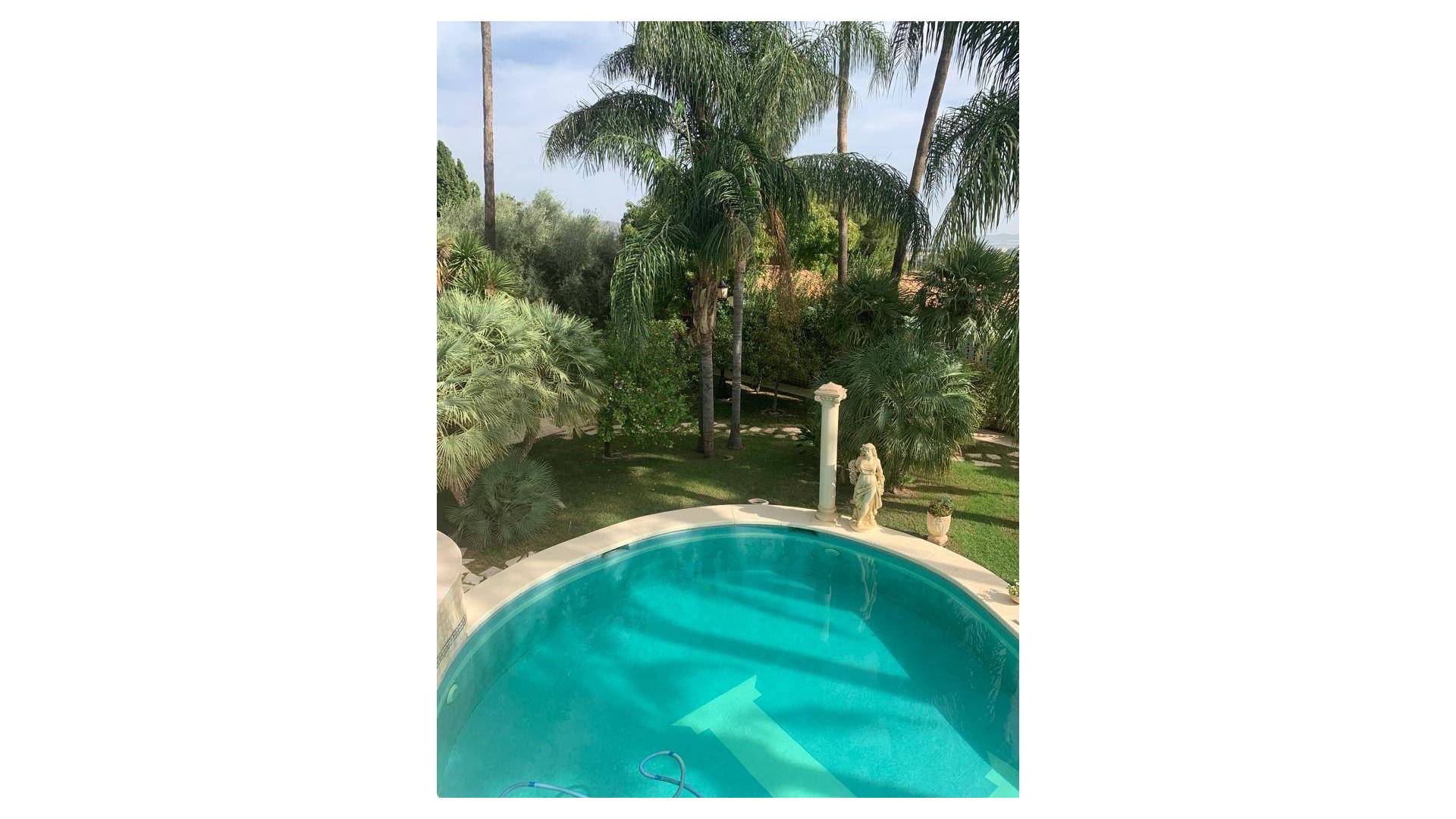 Second hand - Independent villa - Novelda