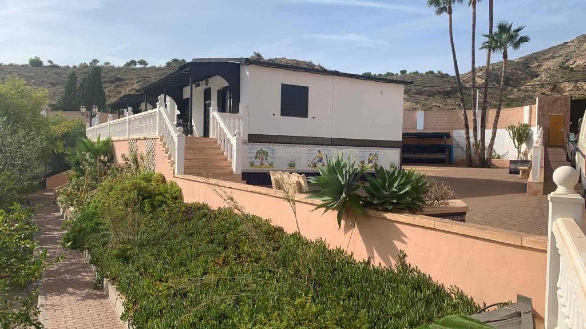 Second hand - Independent villa - Novelda