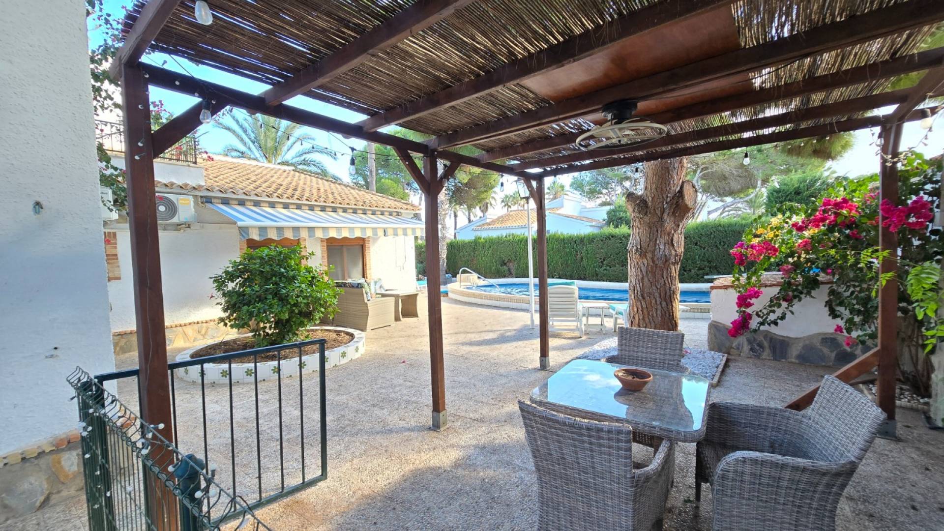Second hand - Independent villa - Orihuela Costa - Cabo Roig