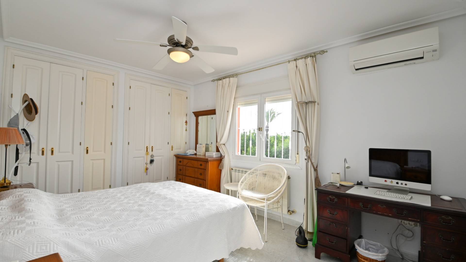 Second hand - Independent villa - Orihuela Costa - Club de golf y campo Las Colinas