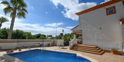 Second hand - Independent villa - Orihuela Costa - Club de golf y campo Las Colinas