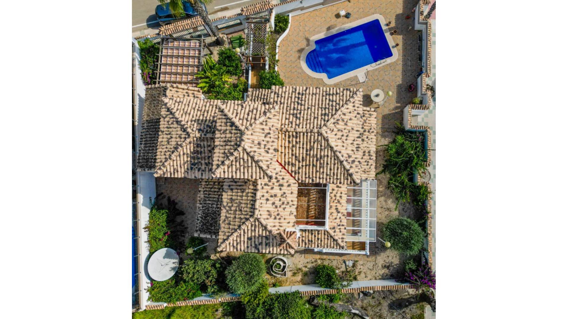 Second hand - Independent villa - Orihuela Costa - Club de golf y campo Las Colinas