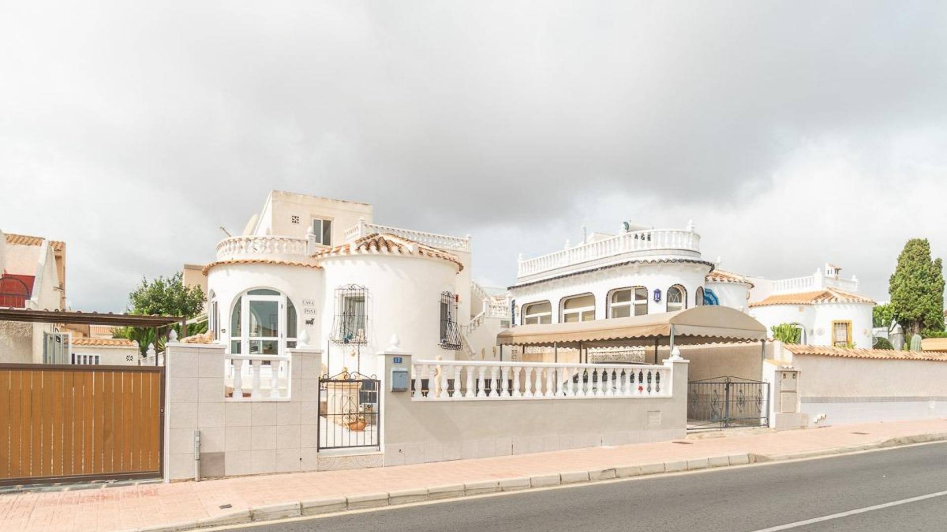 Second hand - Independent villa - Orihuela Costa - La Florida