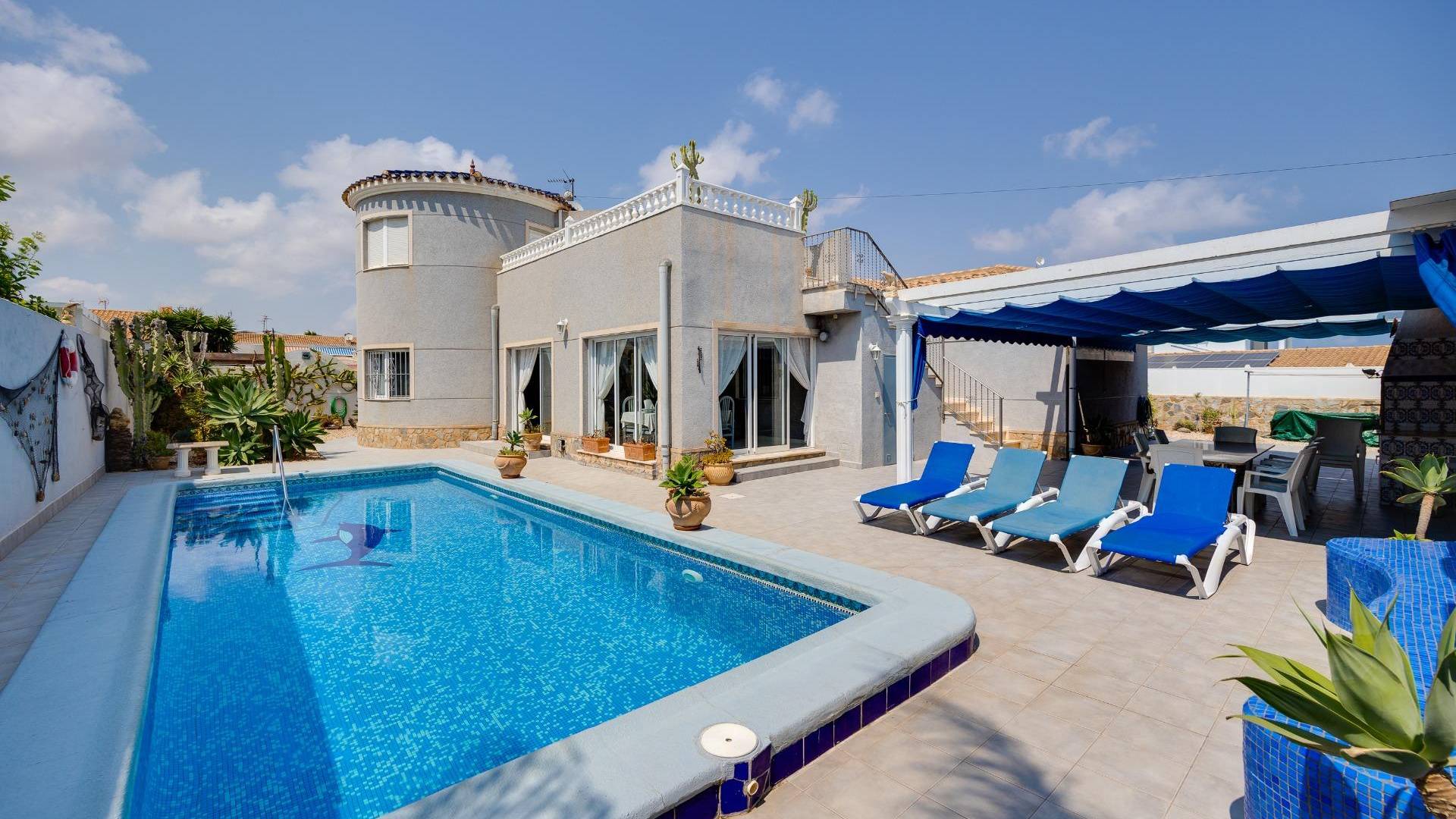 Second hand - Independent villa - Orihuela Costa - La Regia