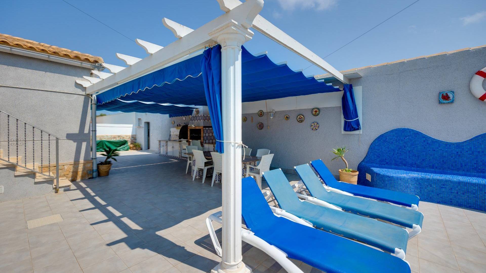 Second hand - Independent villa - Orihuela Costa - La Regia