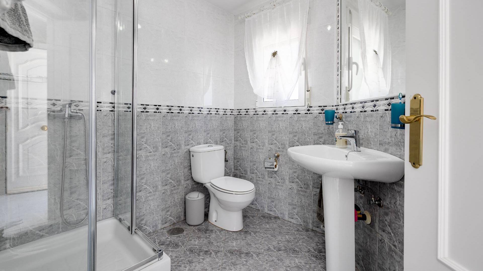 Second hand - Independent villa - Orihuela Costa - La Regia