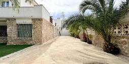Second hand - Independent villa - Orihuela Costa - La Zenia