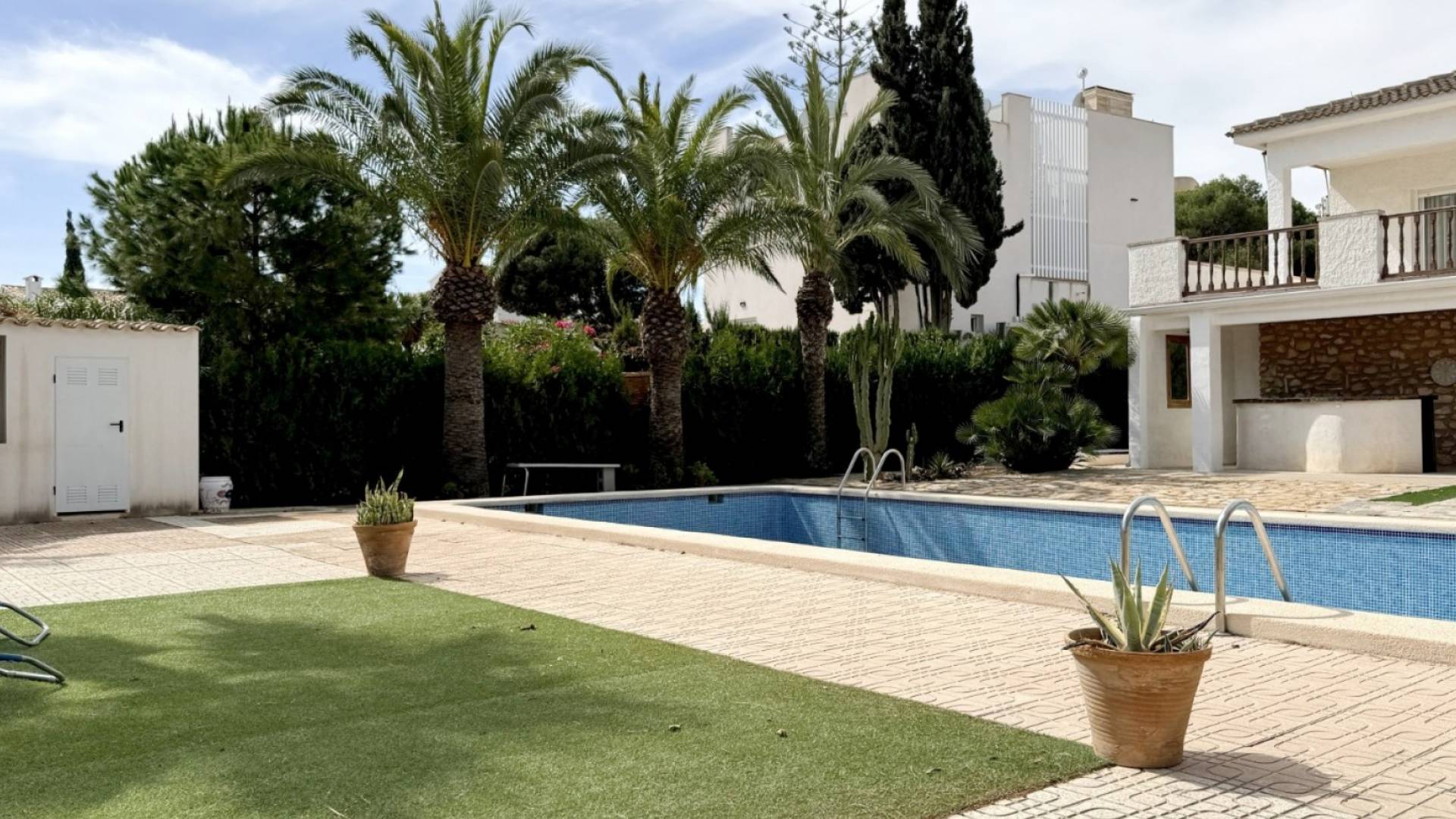 Second hand - Independent villa - Orihuela Costa - La Zenia