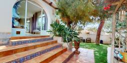 Second hand - Independent villa - Orihuela Costa - La Zenia