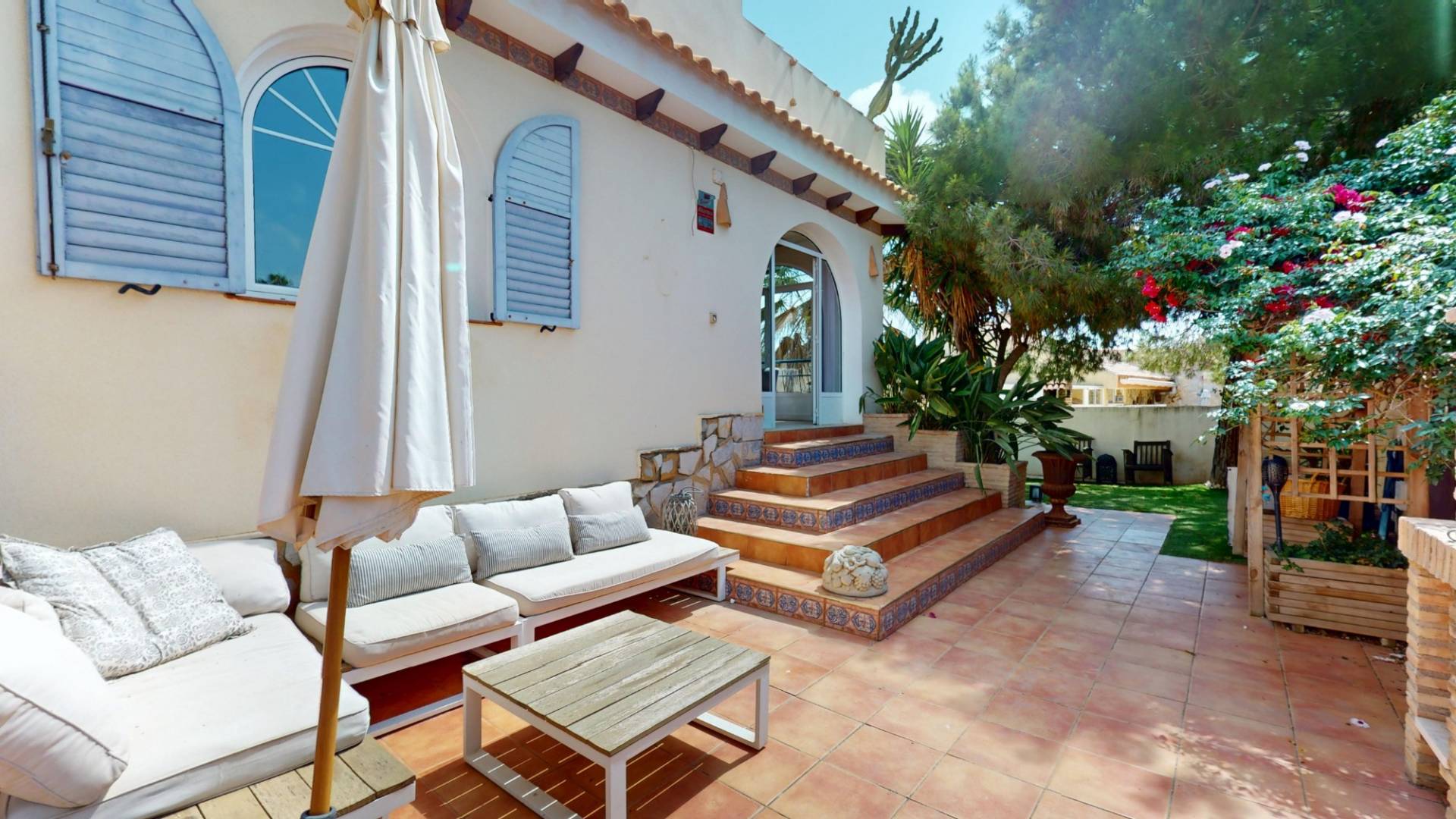 Second hand - Independent villa - Orihuela Costa - La Zenia
