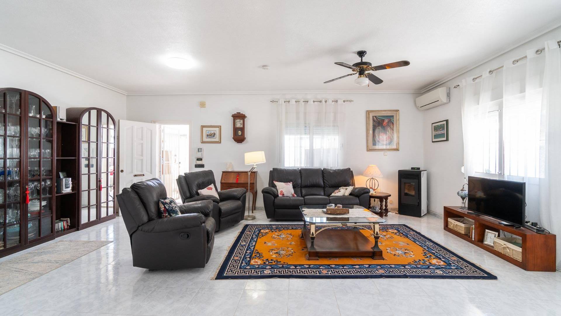 Second hand - Independent villa - Orihuela Costa - La Zenia