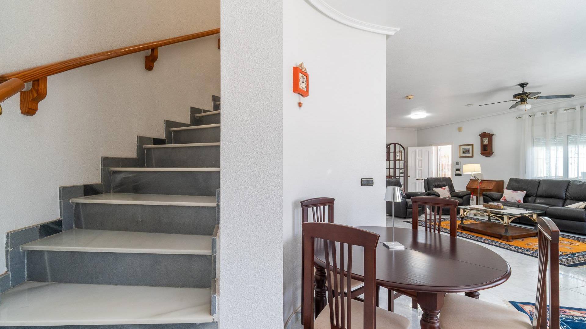 Second hand - Independent villa - Orihuela Costa - La Zenia