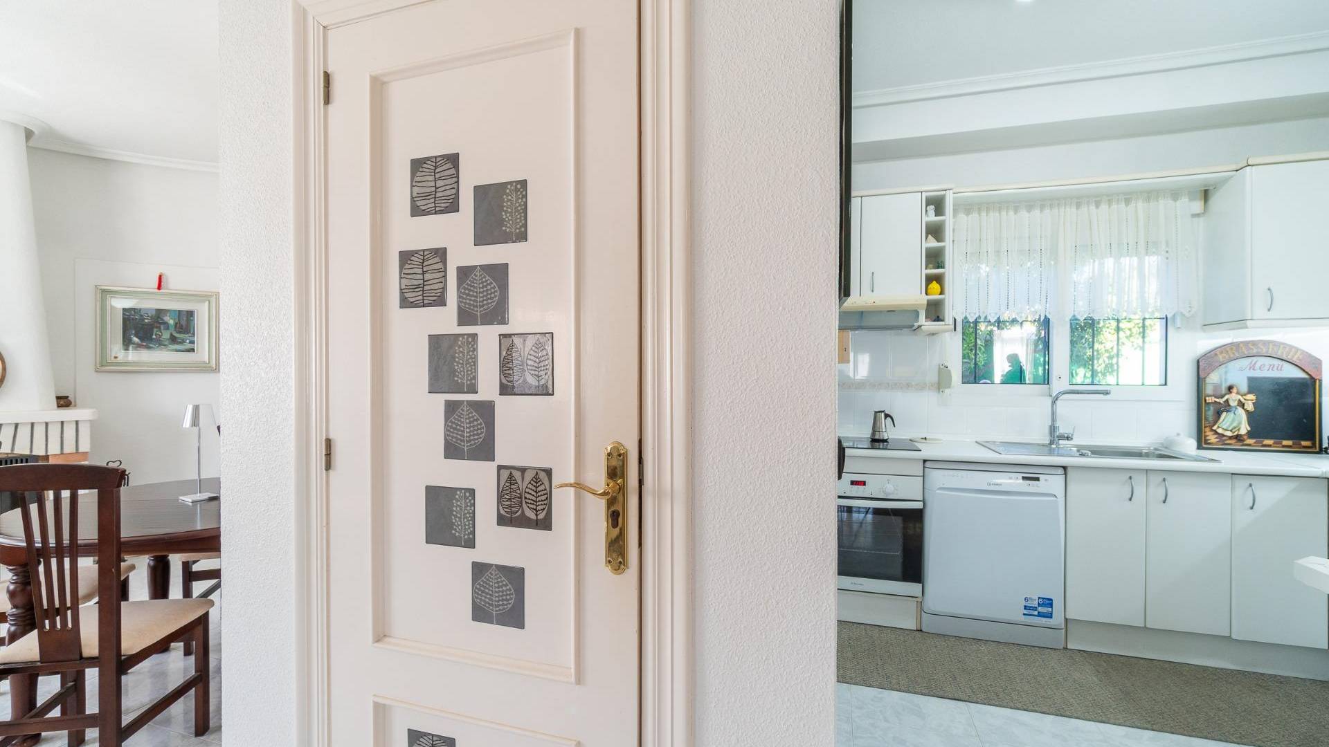 Second hand - Independent villa - Orihuela Costa - La Zenia