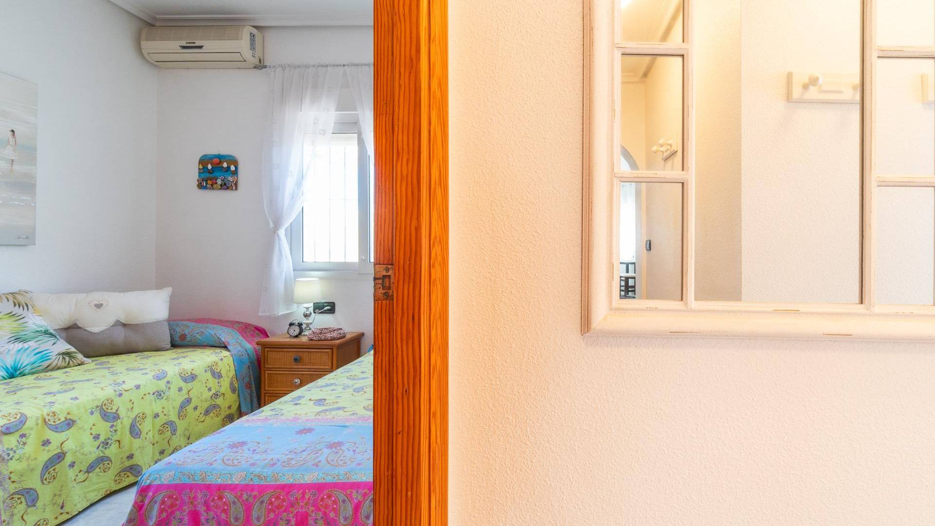 Second hand - Independent villa - Orihuela Costa - La Zenia