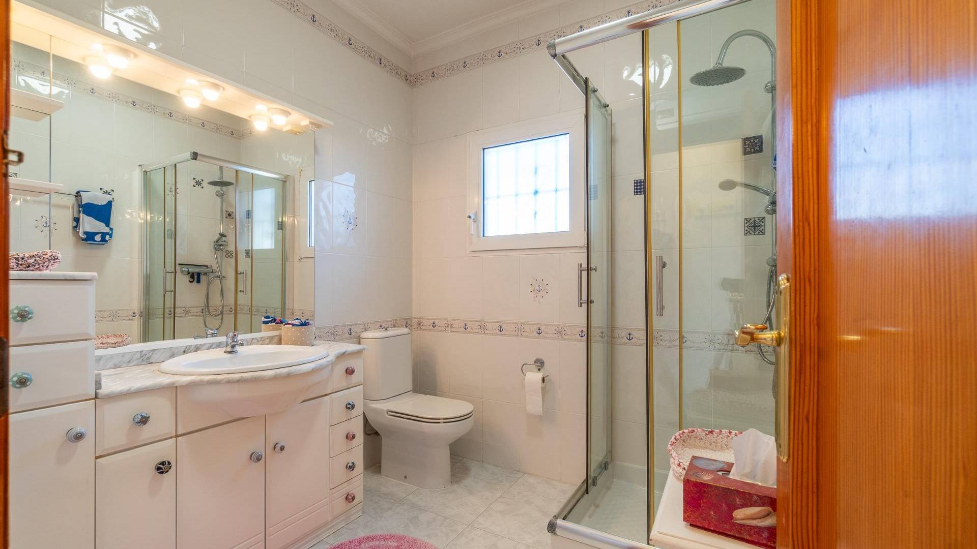 Second hand - Independent villa - Orihuela Costa - La Zenia