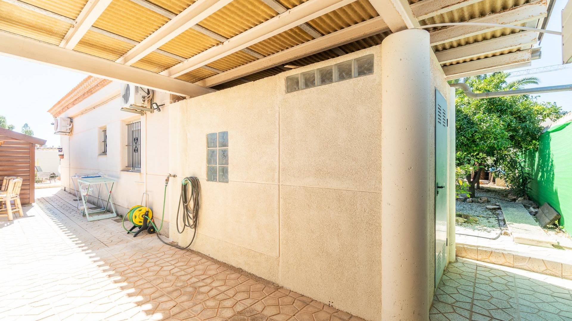 Second hand - Independent villa - Orihuela Costa - La Zenia